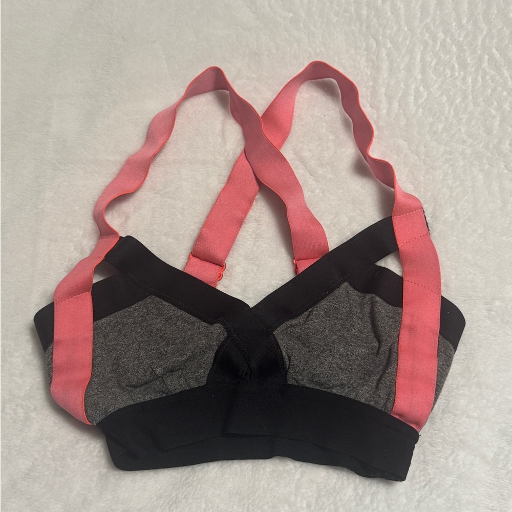 Aritzia Community Sport Bra